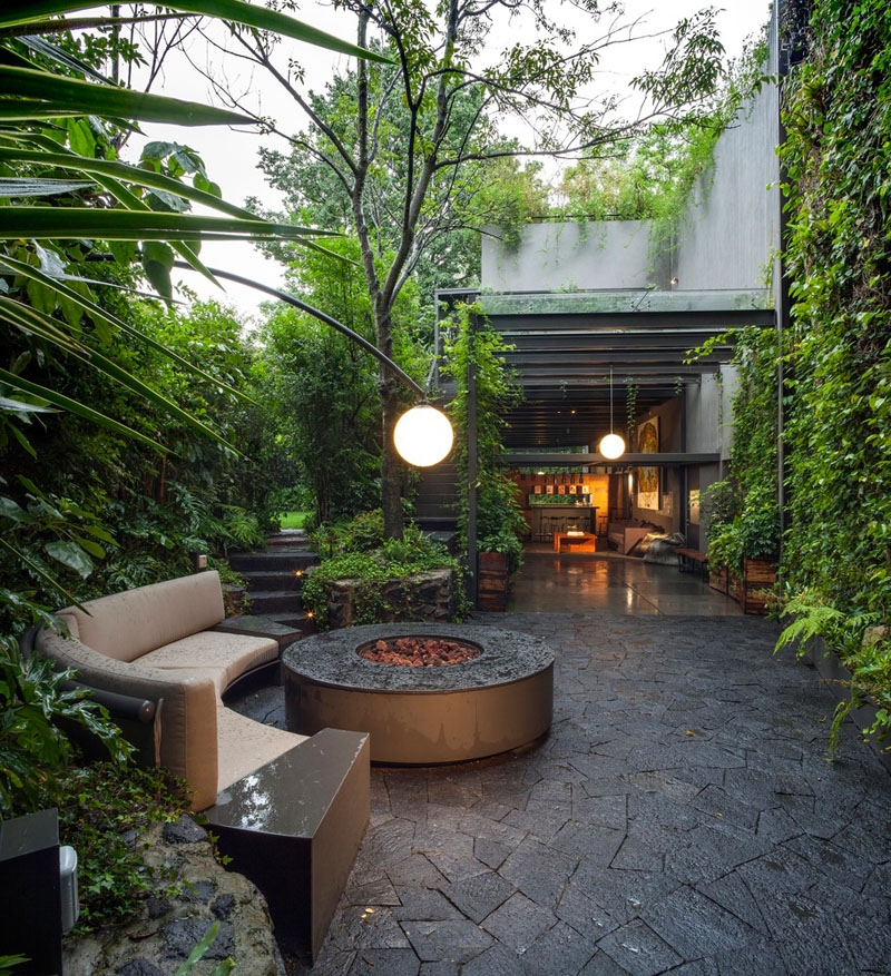 1532425441429472.jpg outdoor-lighting-spheres-150217-939-10.jpg