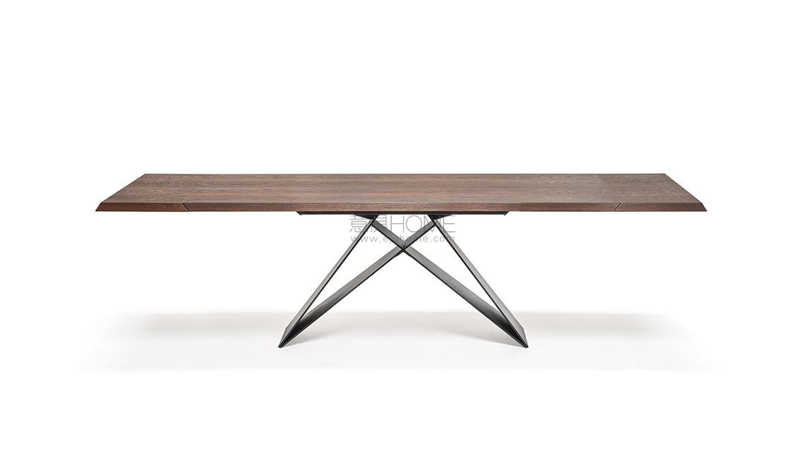 Premier Wood Drive长餐桌
