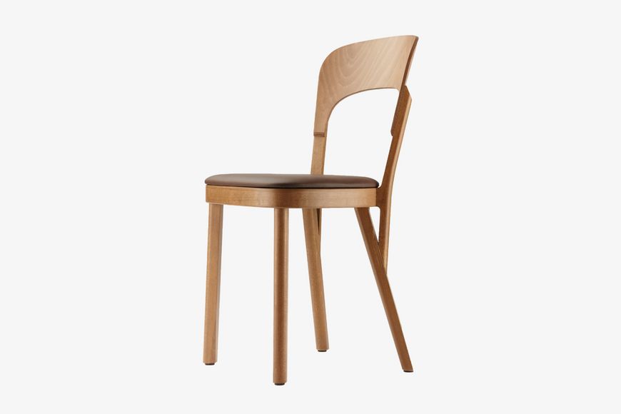 107 P WOODEN CHAIR 餐椅